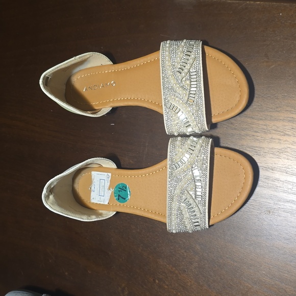 ANDIAMO SANDALS SIZE‎ 7.5 - Picture 1 of 8